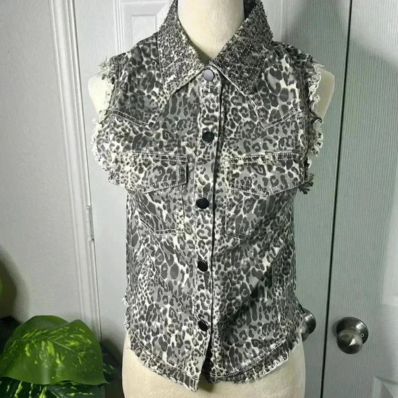 English Rose Animal Print Vest. Cotton. NWOT. Size S/M. Snap Closure. - Picture 9 of 16